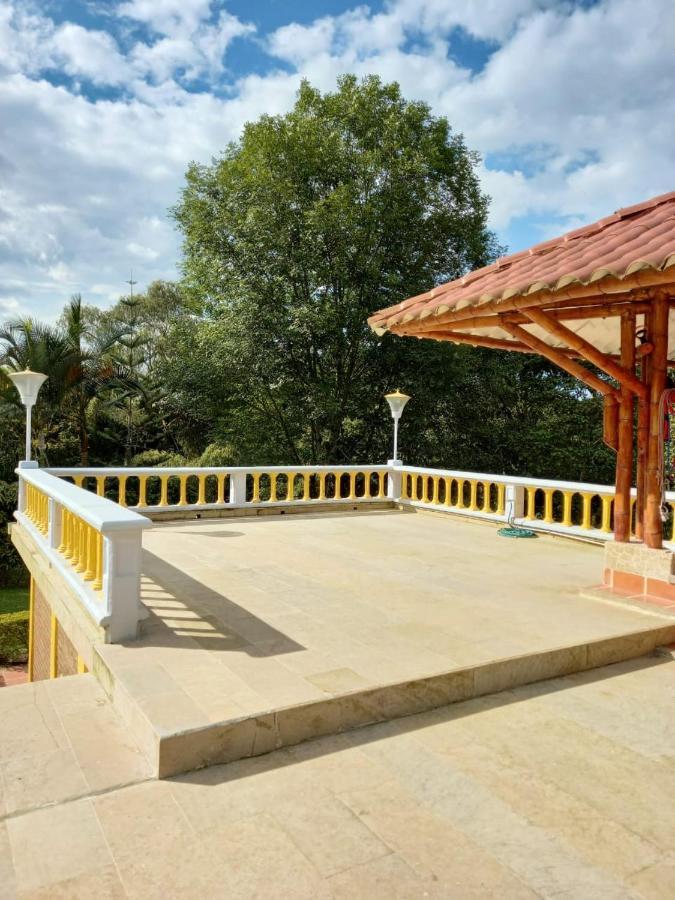 Hotel Casa Confort Санта-Роса-де-Кабаль Экстерьер фото