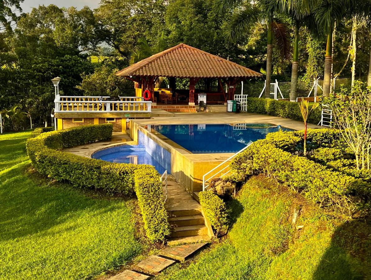 Hotel Casa Confort Санта-Роса-де-Кабаль Экстерьер фото