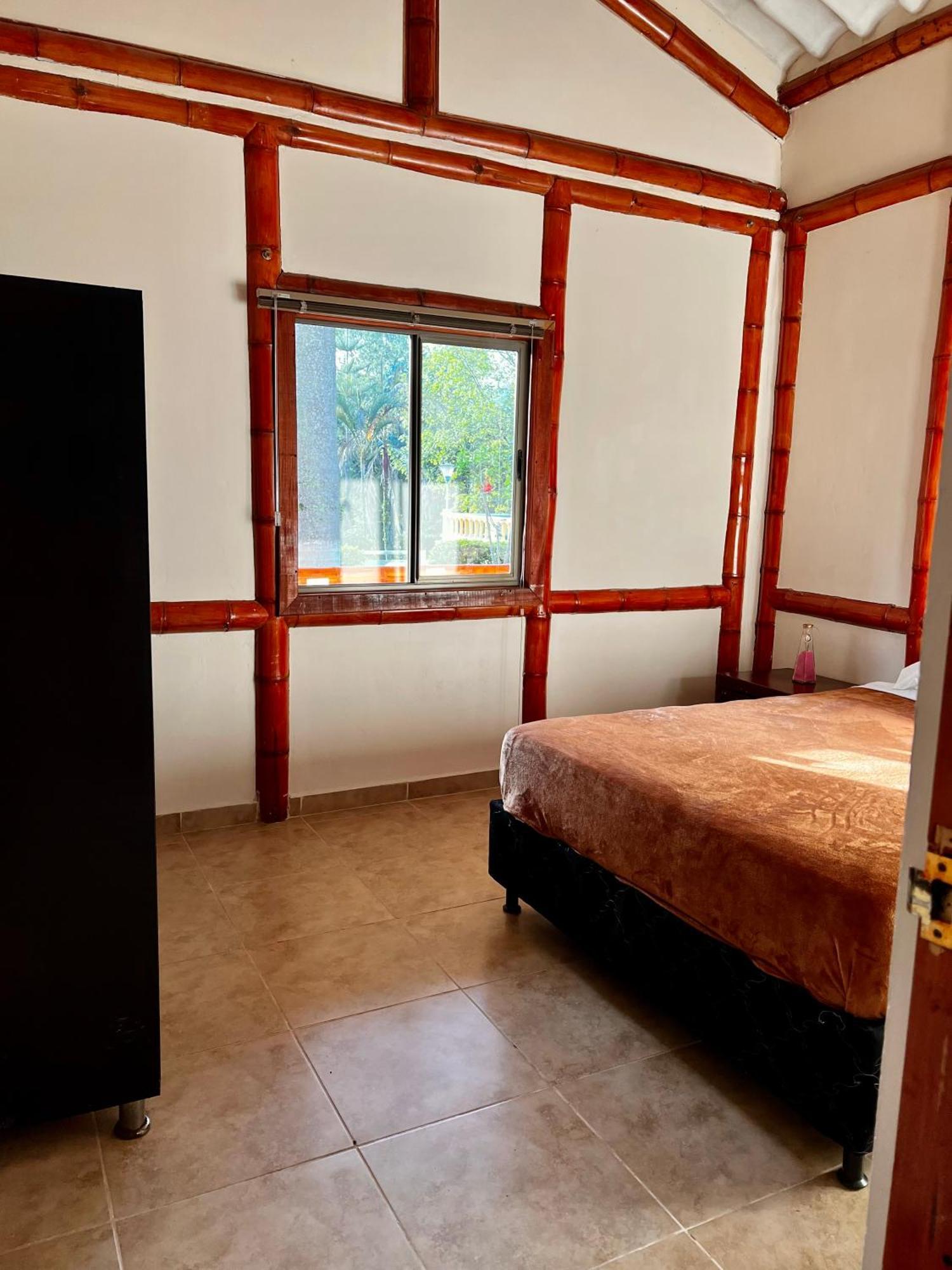 Hotel Casa Confort Санта-Роса-де-Кабаль Экстерьер фото